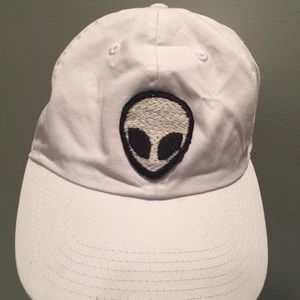 Brandy Melville white alien baseball cap